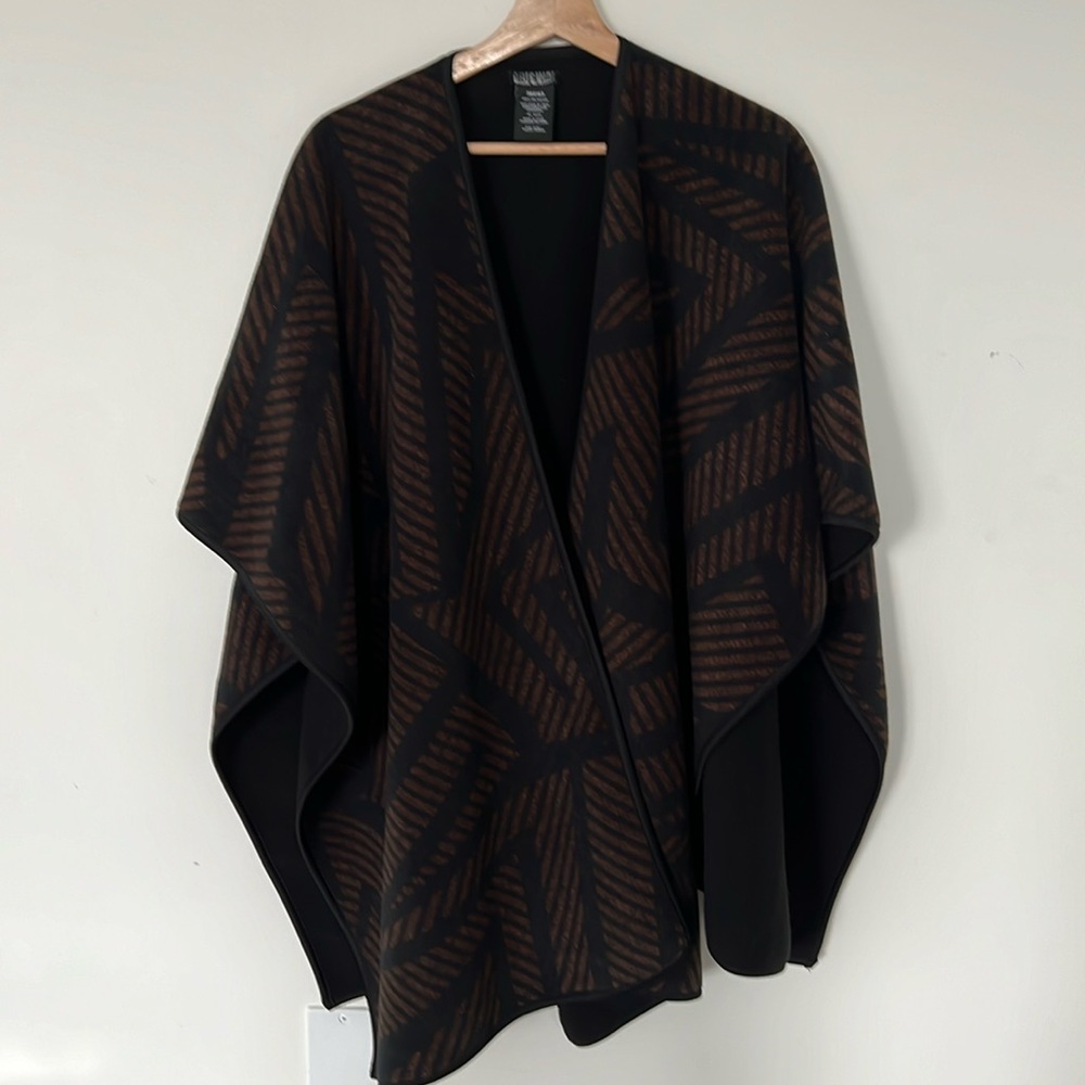 Women’s black & brown shawl